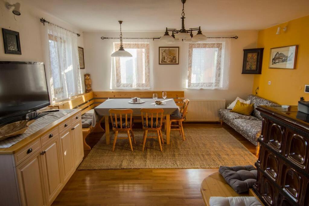 Villa House Pucnk-Beautiful Countryside à Zelezniki Extérieur photo